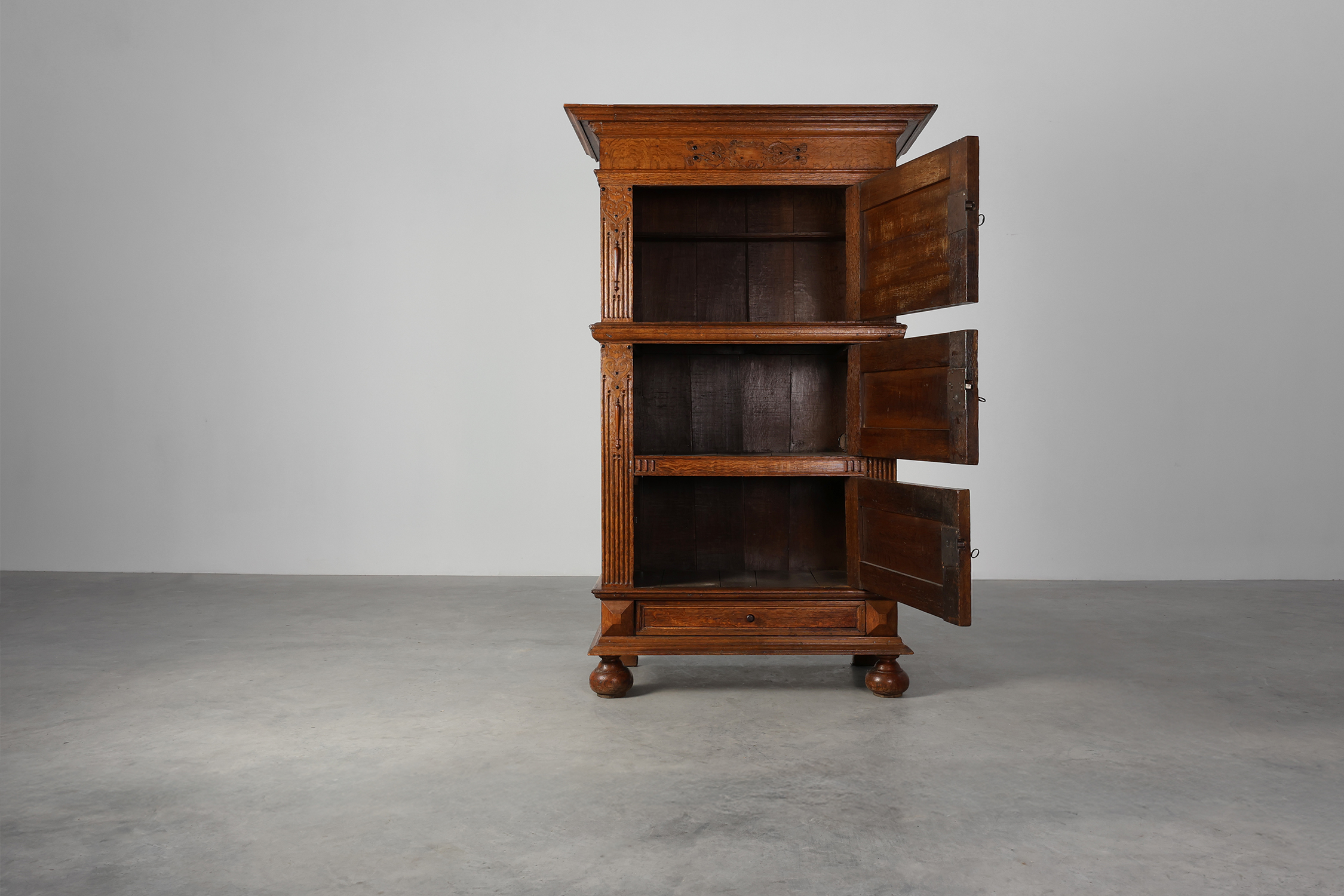 17th Century Belgian Renaissance Oak Cabinet with Concealed Lockthumbnail